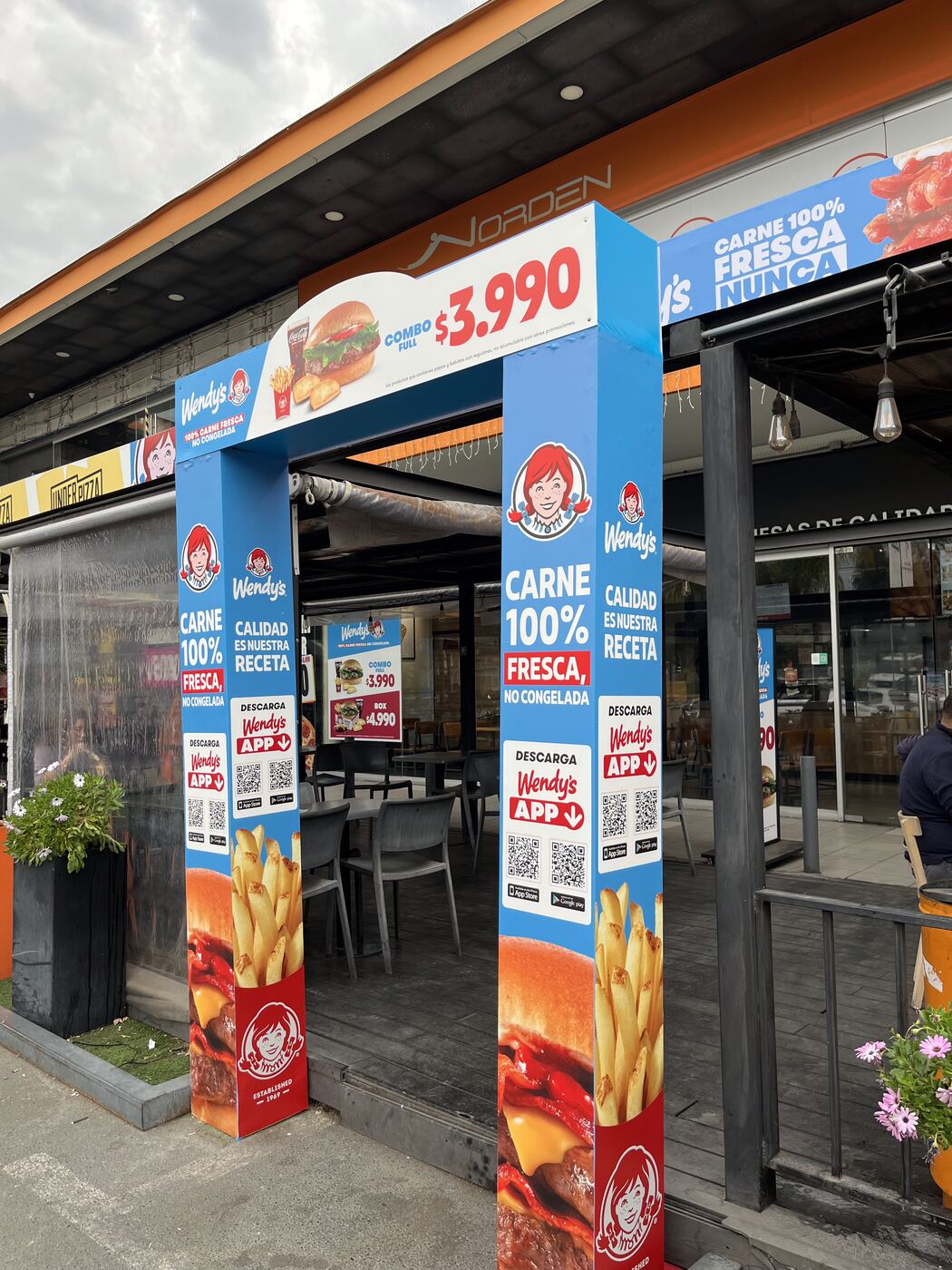Arco POP de acceso para Wendy's