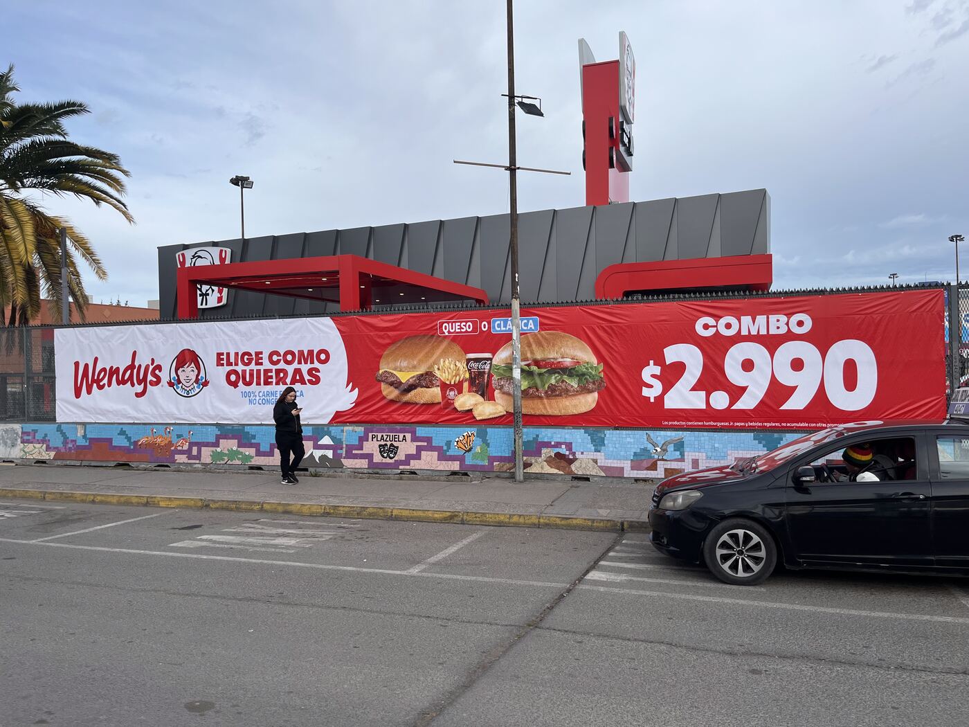 Lona perimetral para Wendy's